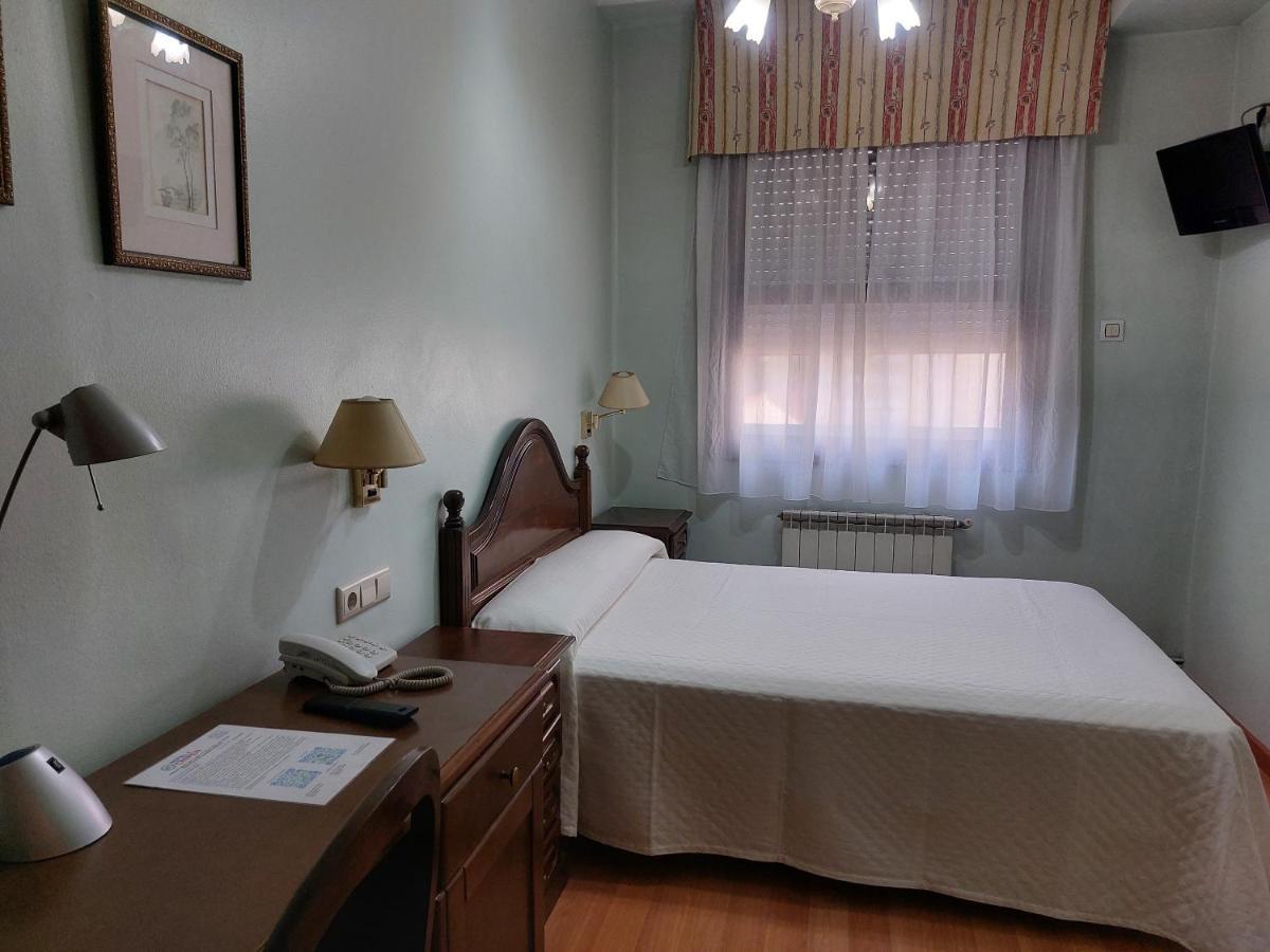 Chipen Hotel *